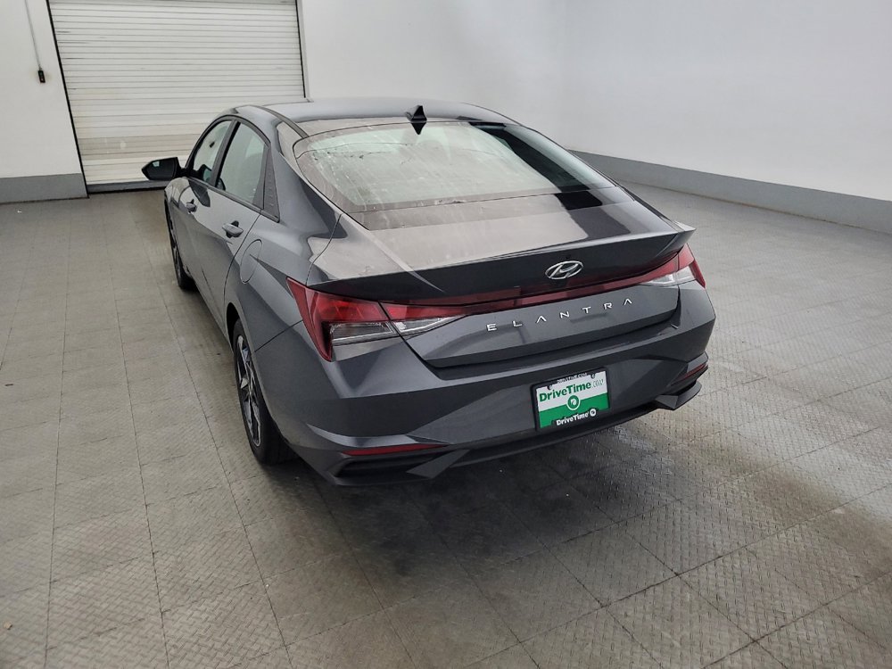 Used 2023 Hyundai Elantra SEL w/ Convenience Package FWD image 6