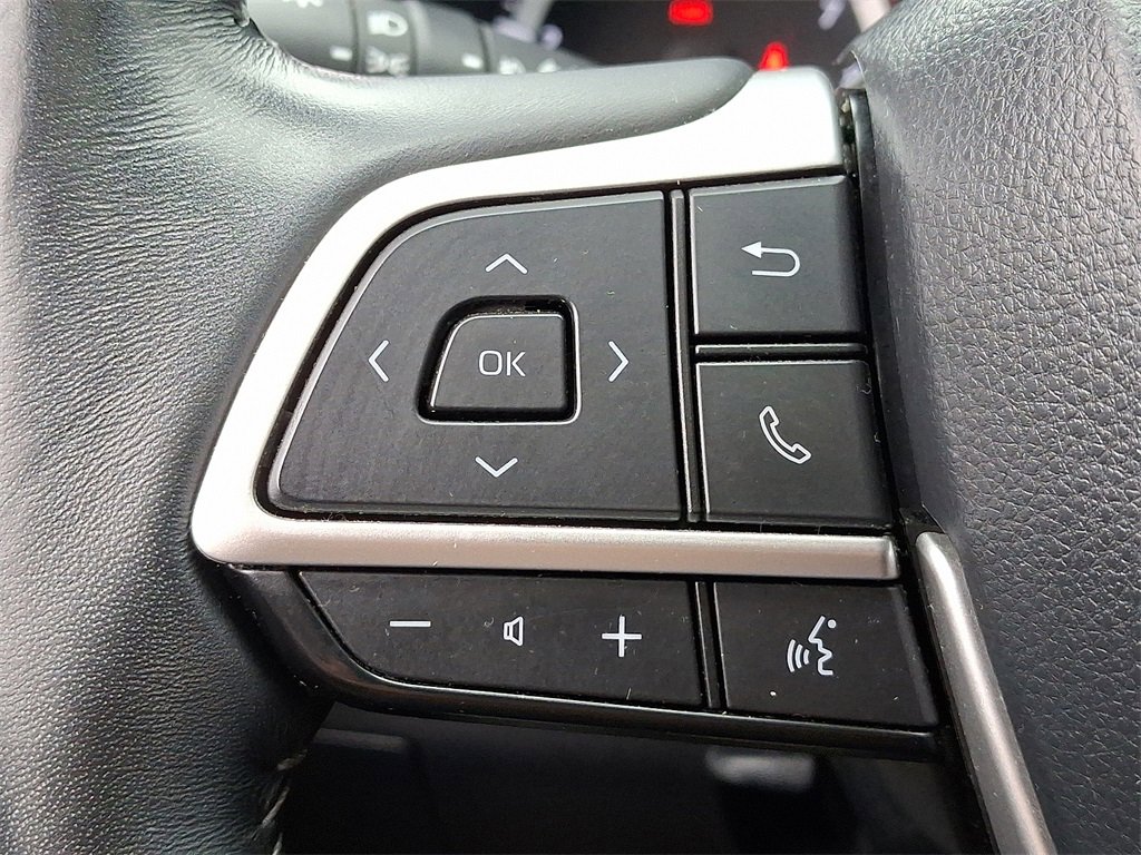 Used 2023 Toyota Highlander XSE image 22