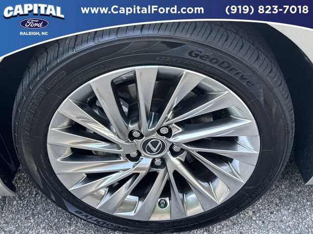 Used 2022 Lexus ES 350 Ultra Luxury w/ Accessory Package 2 FWD image 13