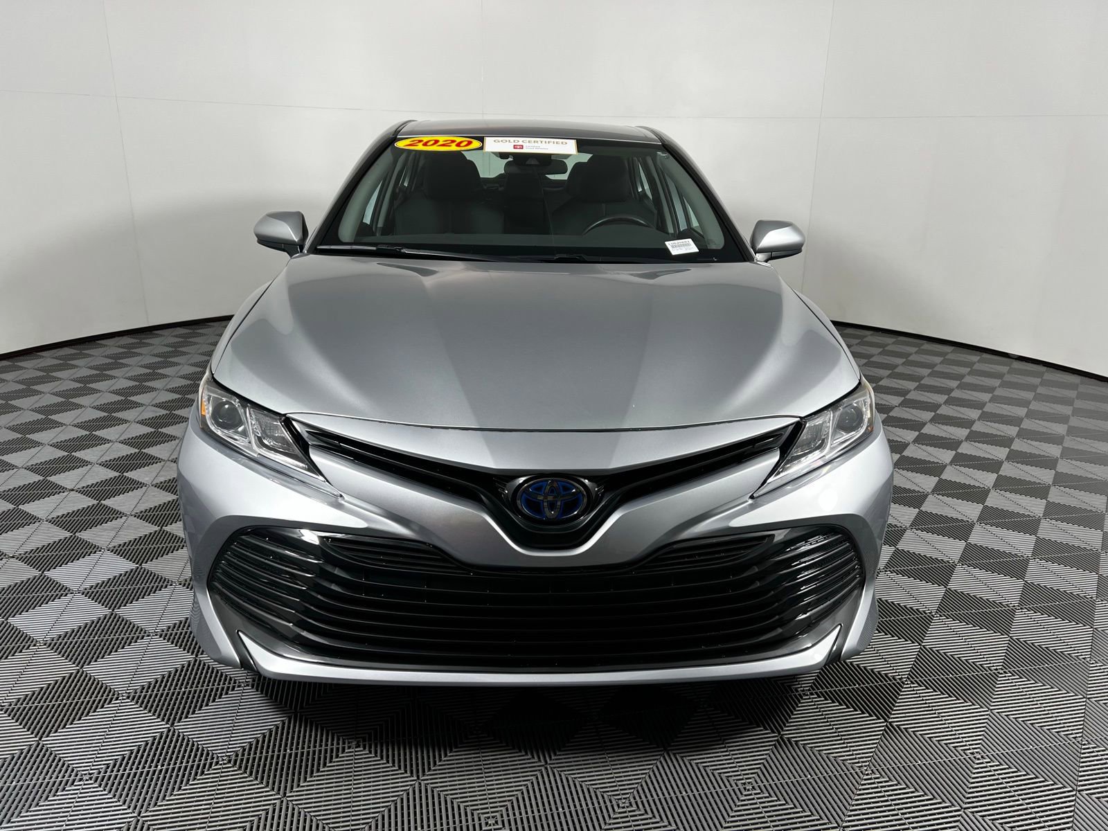 Certified 2020 Toyota Camry LE image 2