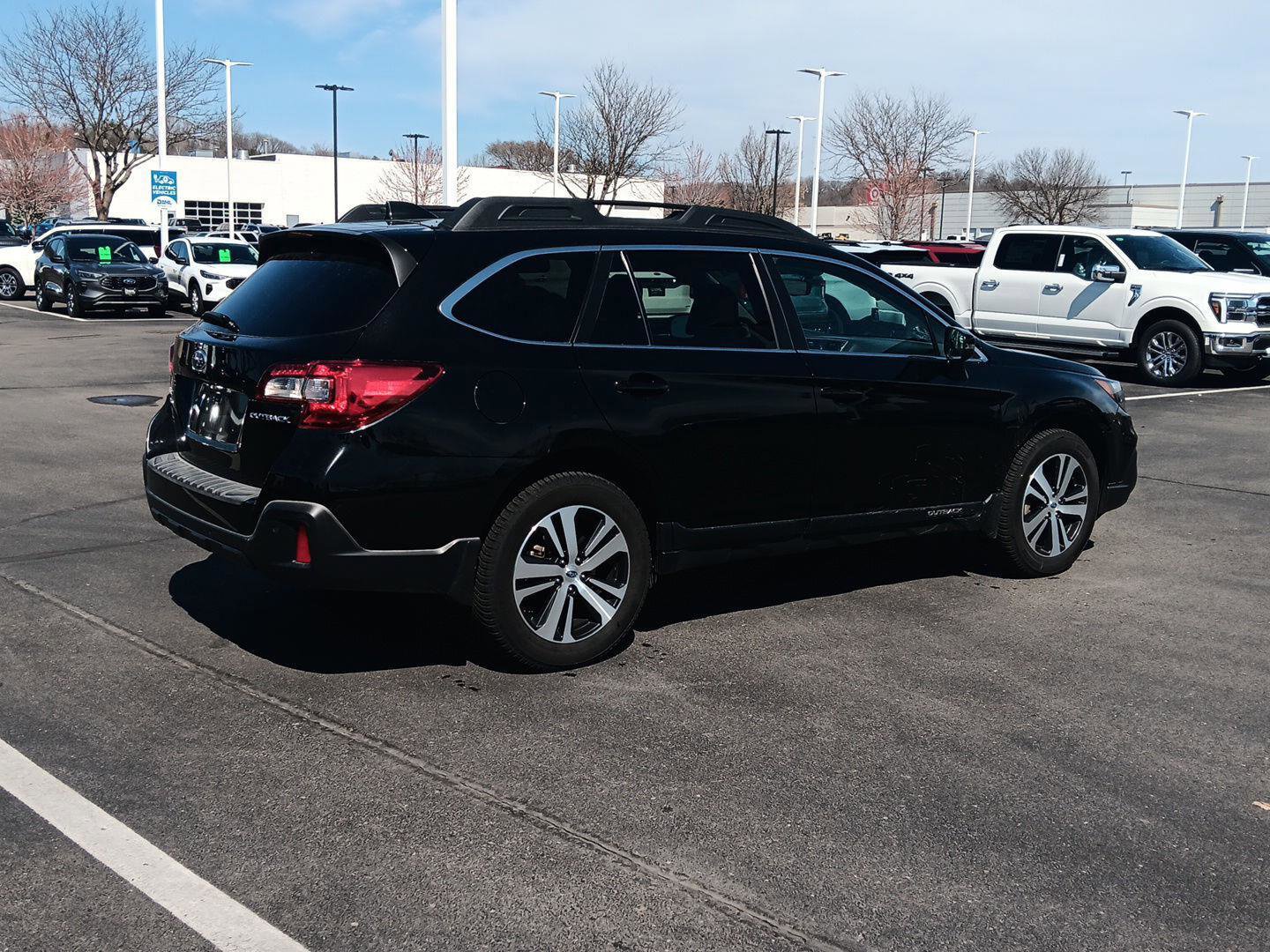 Used 2019 Subaru Outback 2.5i Limited w/ Popular Package #2 image 4