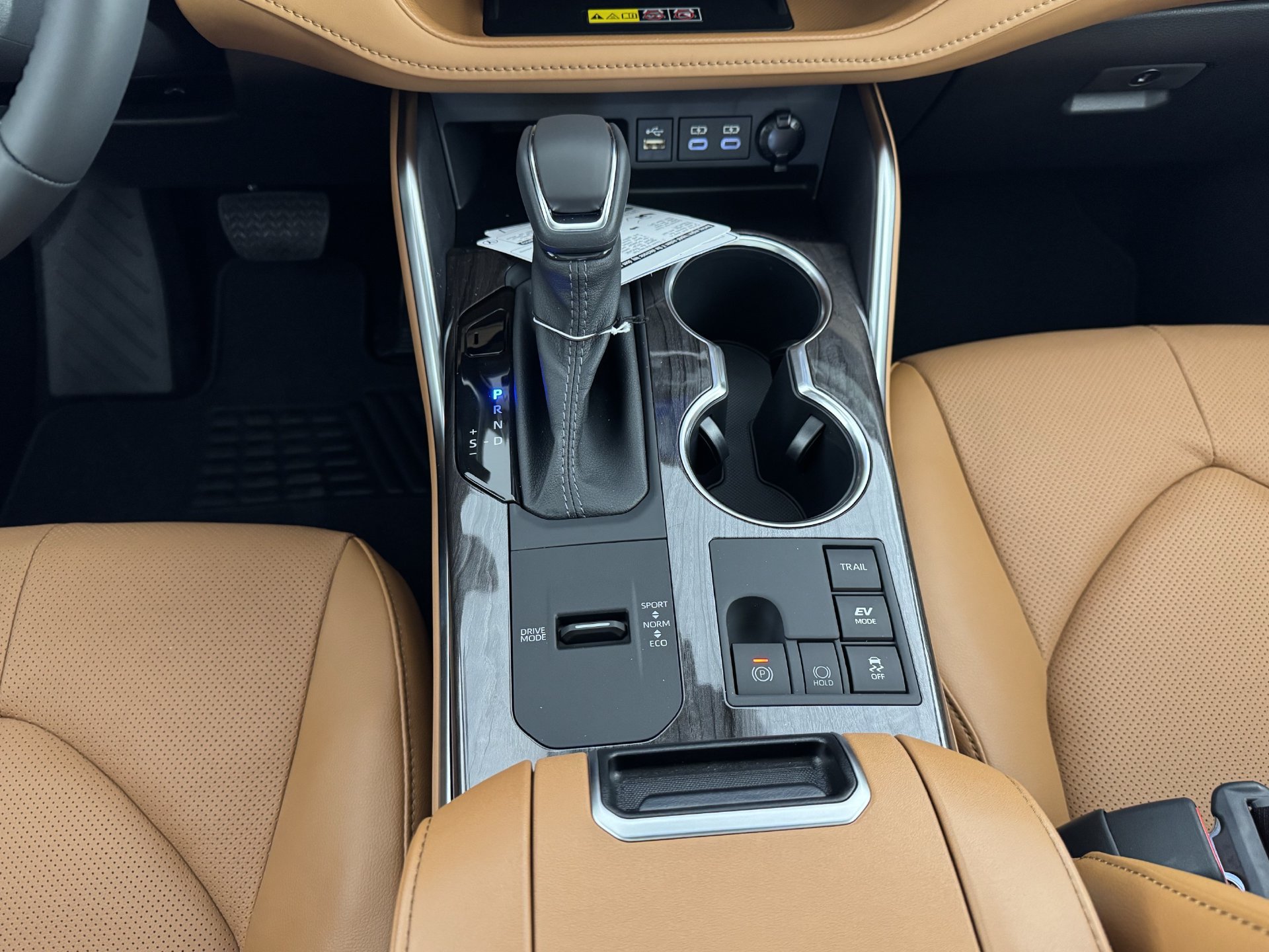 New 2026 Toyota Highlander Platinum AWD/4WD image 9