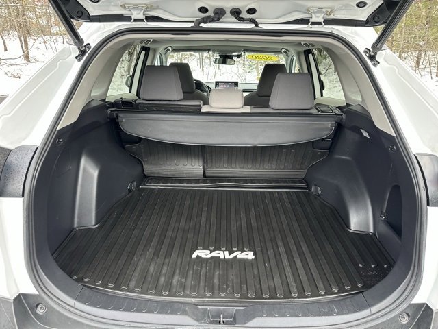 Used 2020 Toyota RAV4 XLE image 23