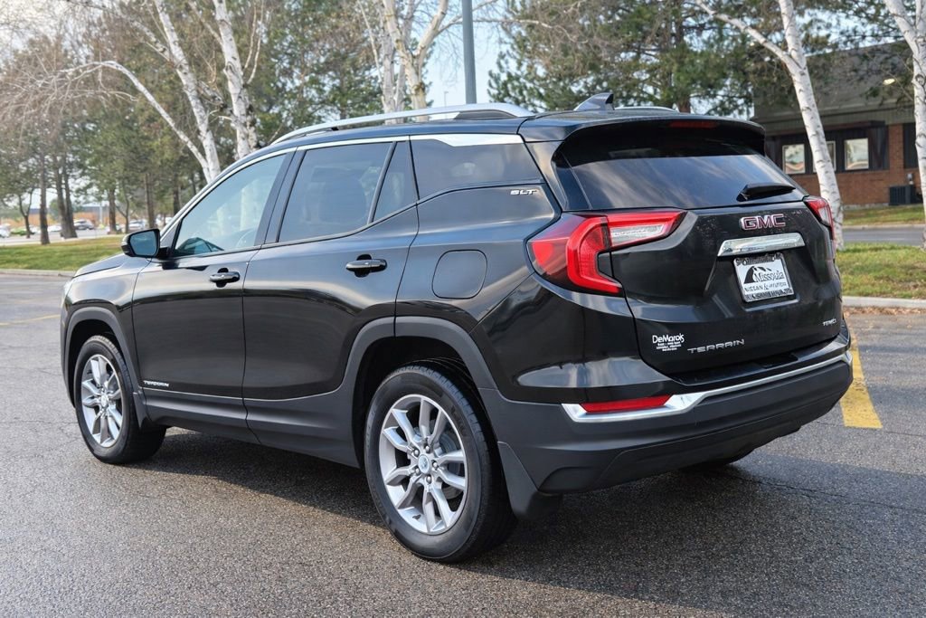 Used 2023 GMC Terrain SLT w/ Tech Package image 6