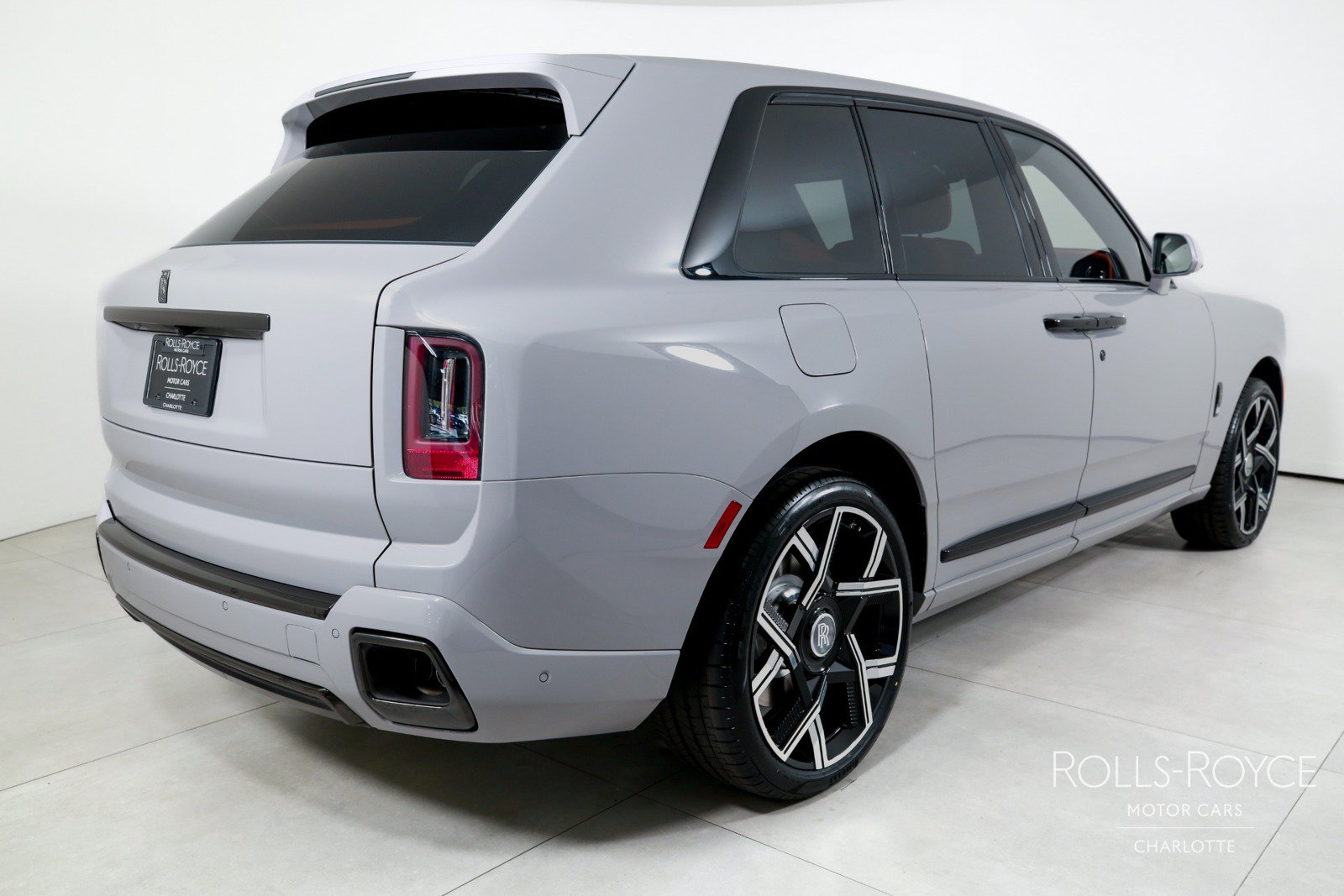 New 2027 Rolls-Royce Cullinan Black Badge AWD/4WD image 2