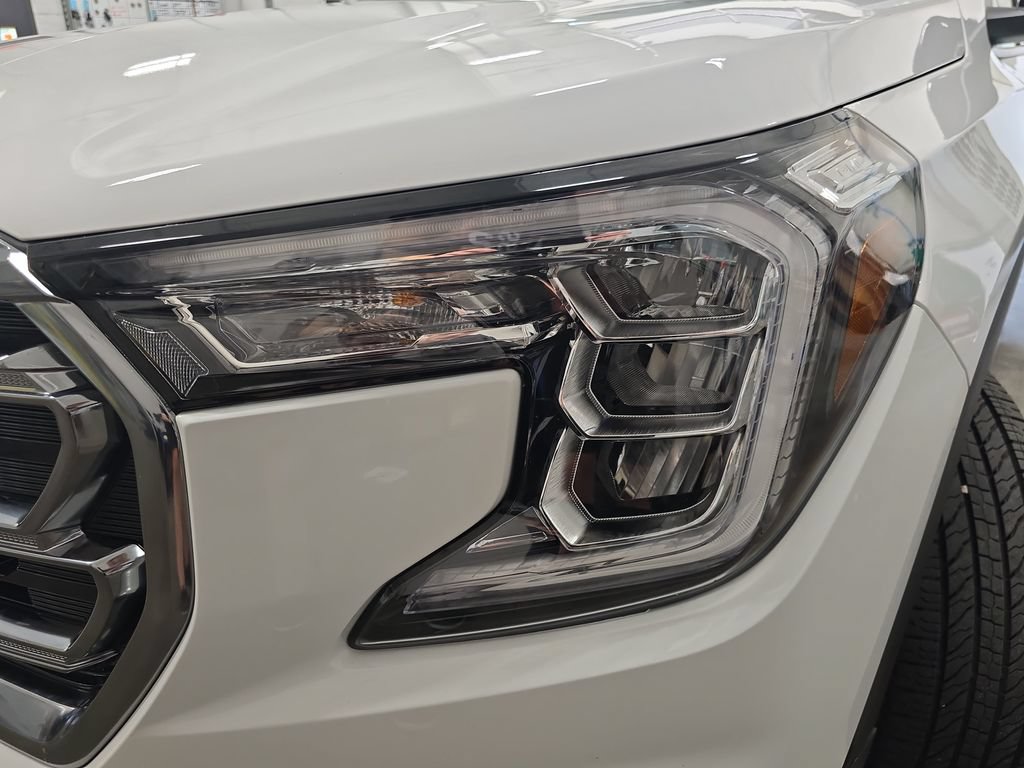 Certified 2024 GMC Terrain AT4 w/ Infotainment Package II AWD/4WD image 31