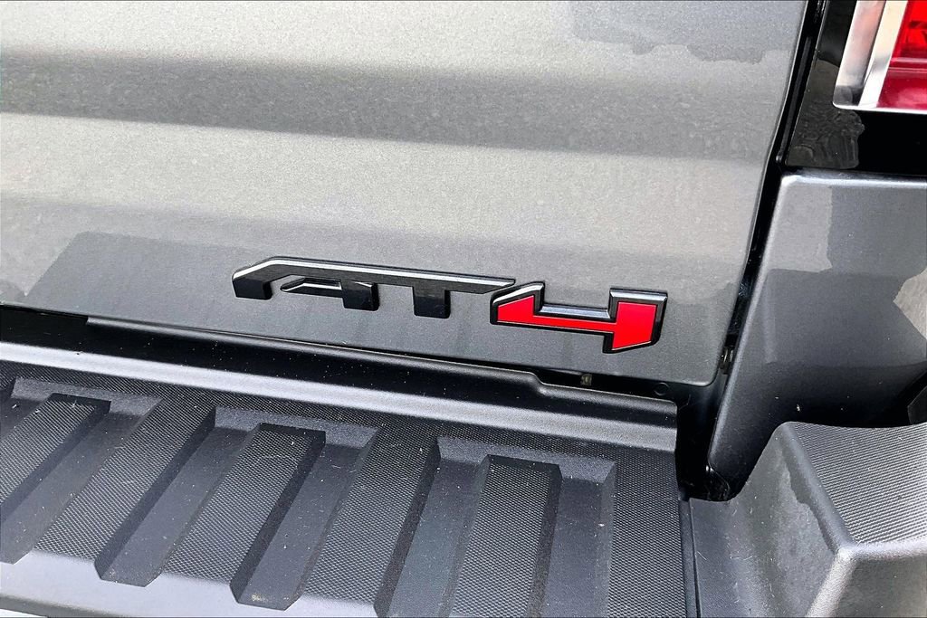 Used 2022 GMC Canyon AT4 image 25