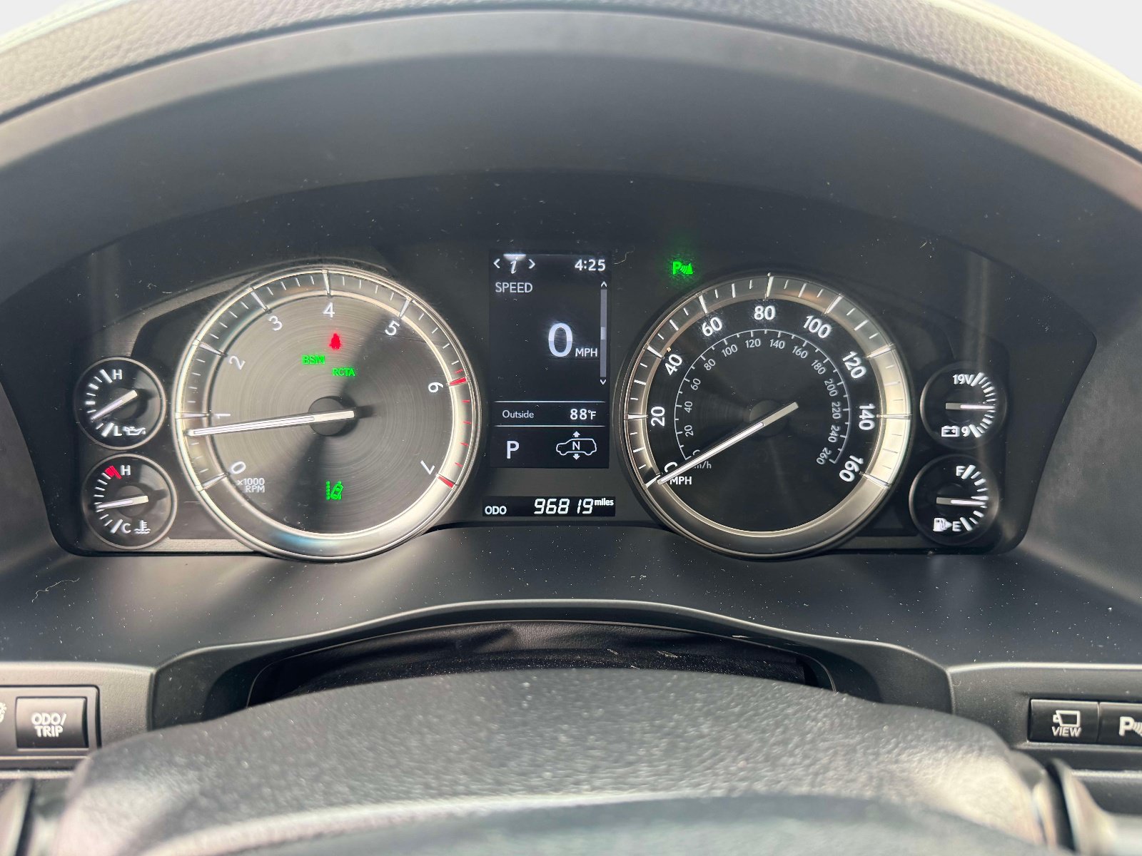 Used 2019 Lexus LX 570 4WD w/ Luxury Package image 32