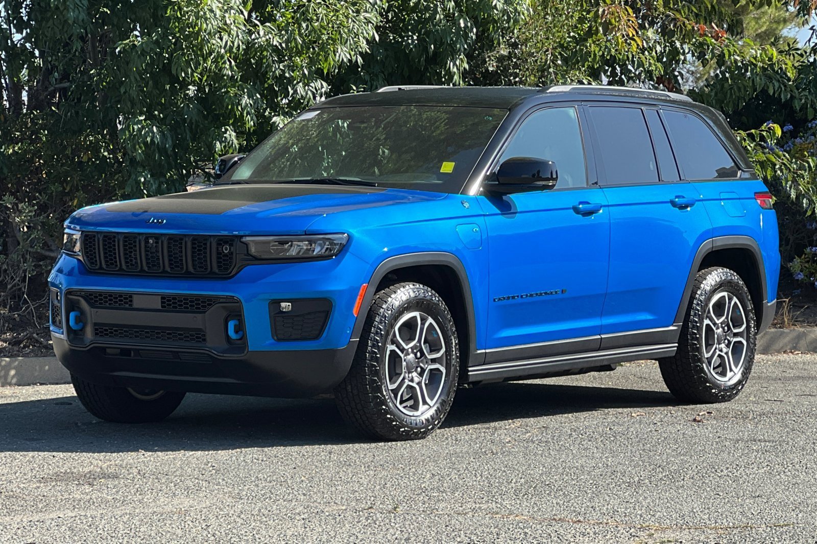 New 2023 Jeep Grand Cherokee Trailhawk w/ Advanced Protech Group II image 7