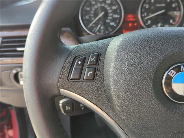 Used 2012 BMW 335i Convertible image 15