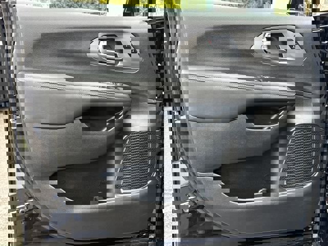 New 2026 Chrysler Pacifica Select AWD/4WD image 18