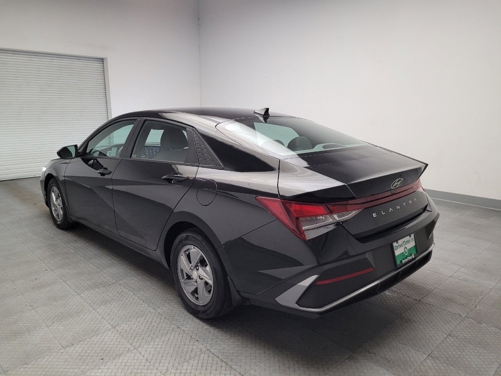 Used 2024 Hyundai Elantra SE FWD image 5