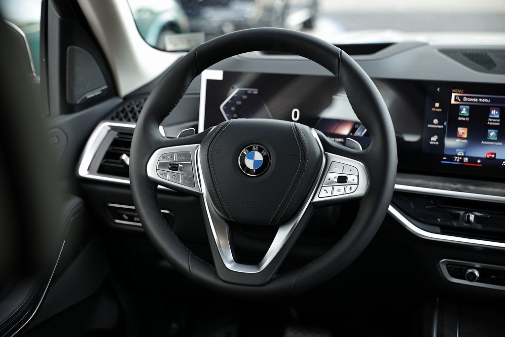 New 2026 BMW X7 xDrive40i w/ Premium Package image 24