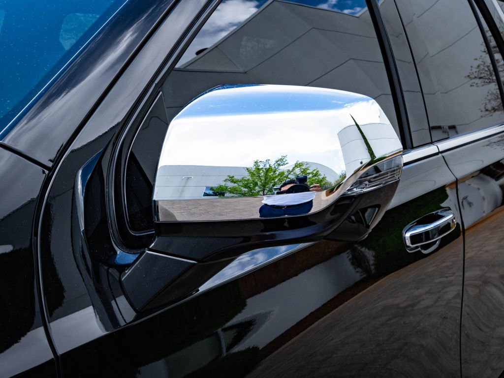 Used 2025 Chevrolet Tahoe Premier image 16