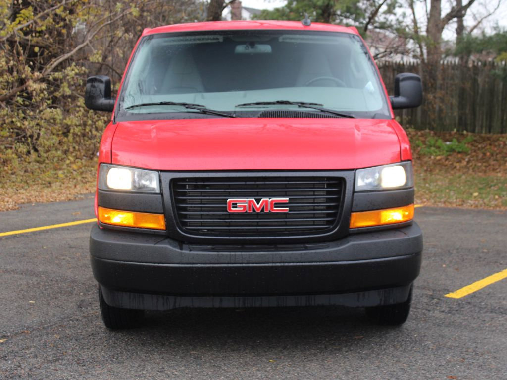 New 2025 GMC Savana 3500 image 2
