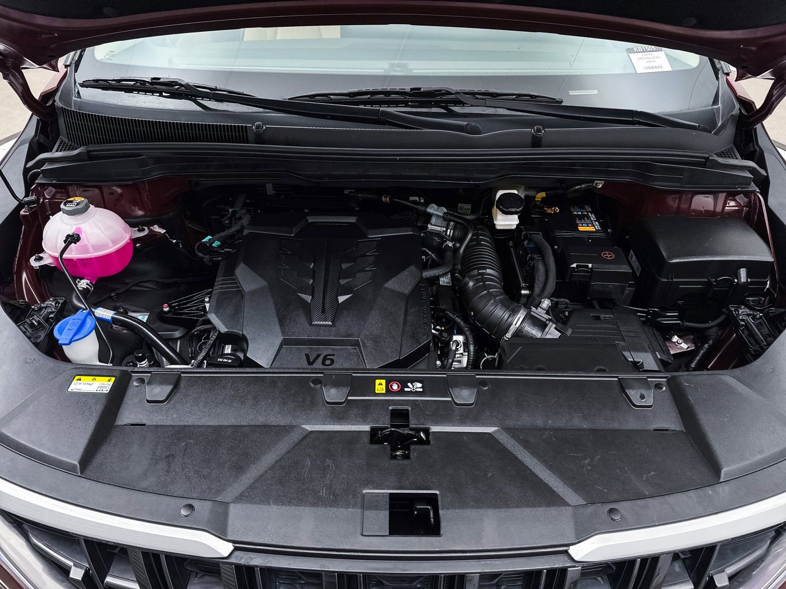 Used 2024 Kia Carnival LX image 3