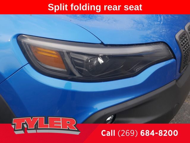 Used 2021 Jeep Cherokee Trailhawk image 10