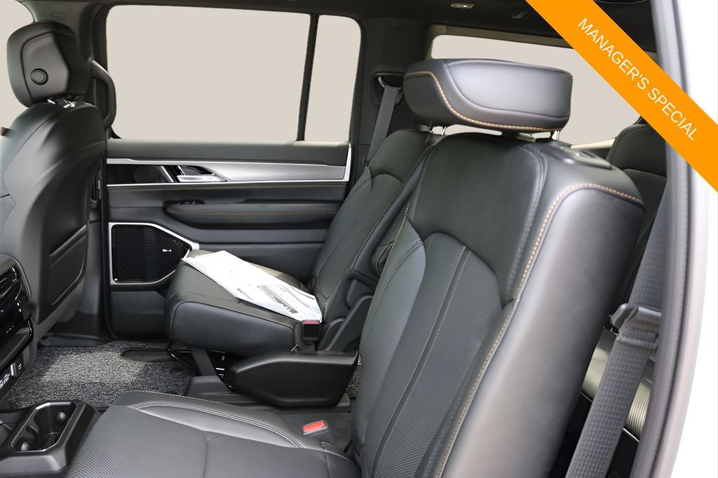 New 2026 Jeep Grand Wagoneer 4WD image 17