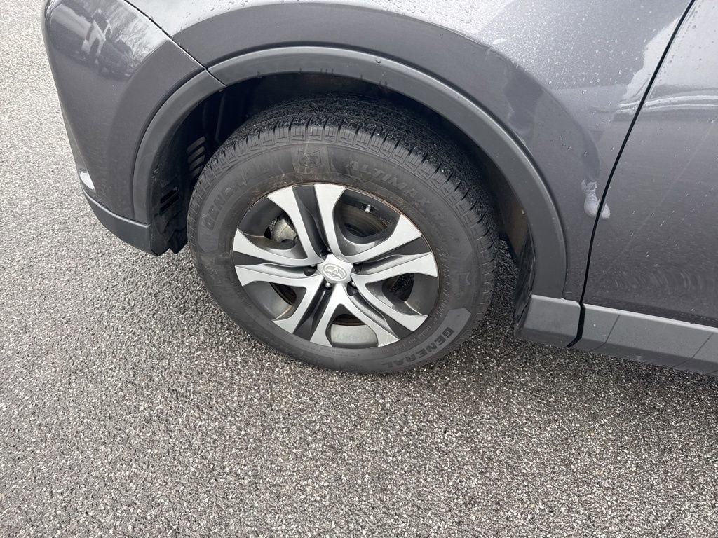 Used 2016 Toyota RAV4 LE image 10