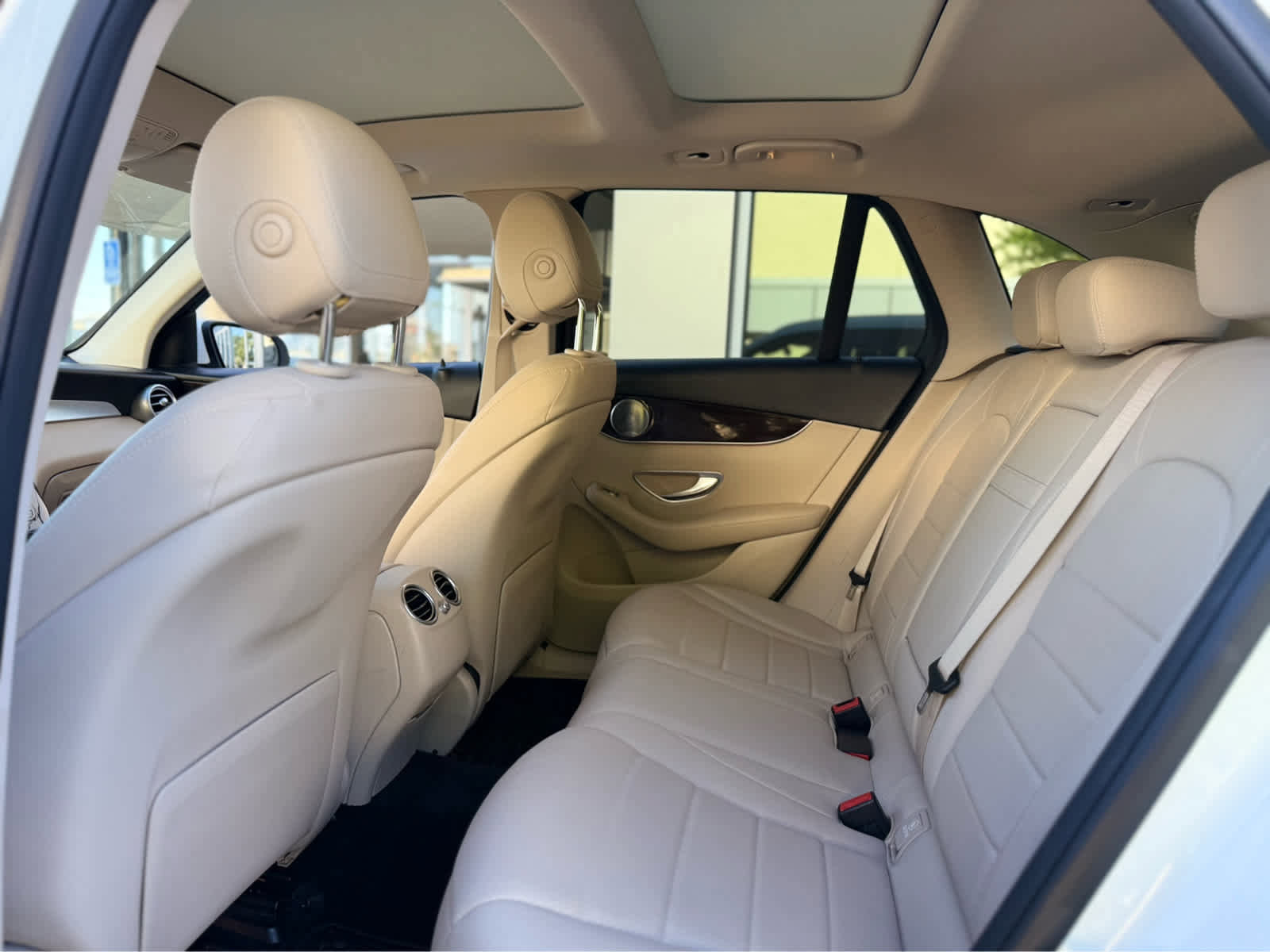 Used 2020 Mercedes-Benz GLC 300 4MATIC image 7