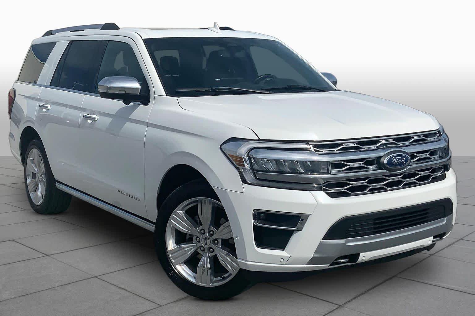 Used 2024 Ford Expedition Platinum AWD/4WD image 3