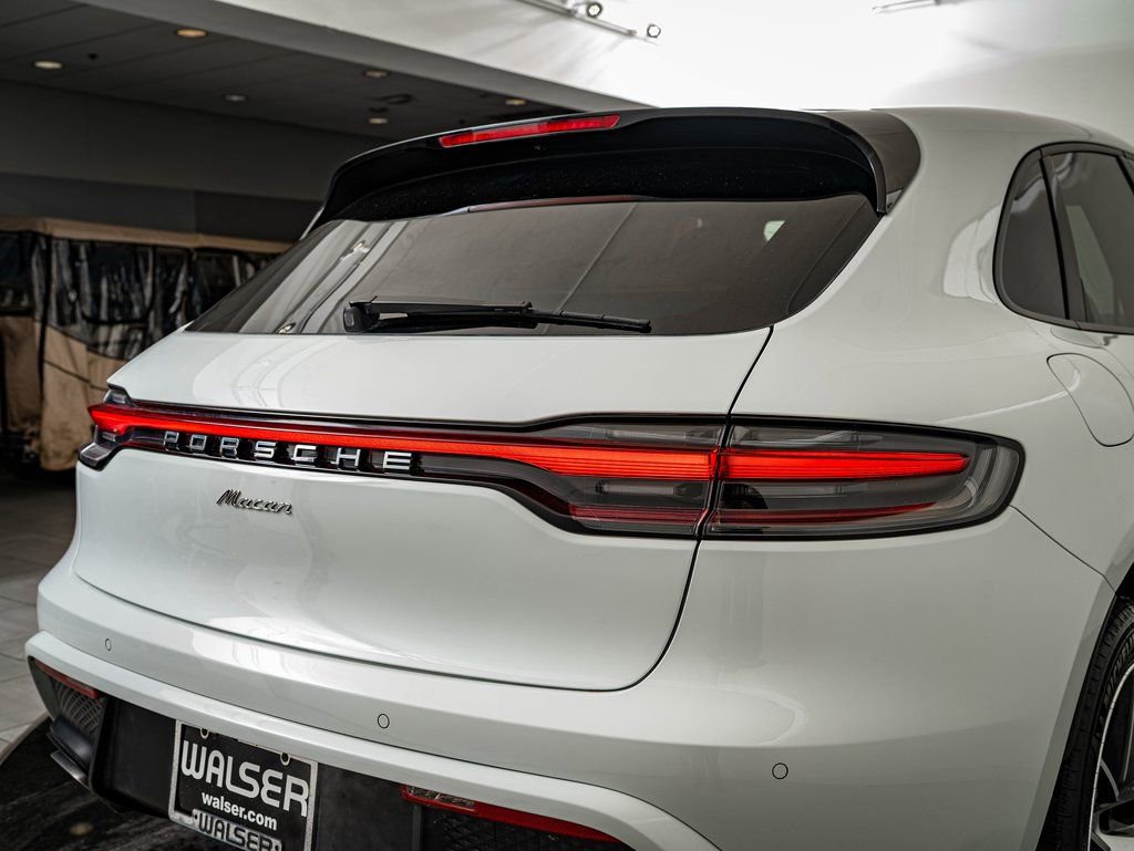 Certified 2025 Porsche Macan image 20