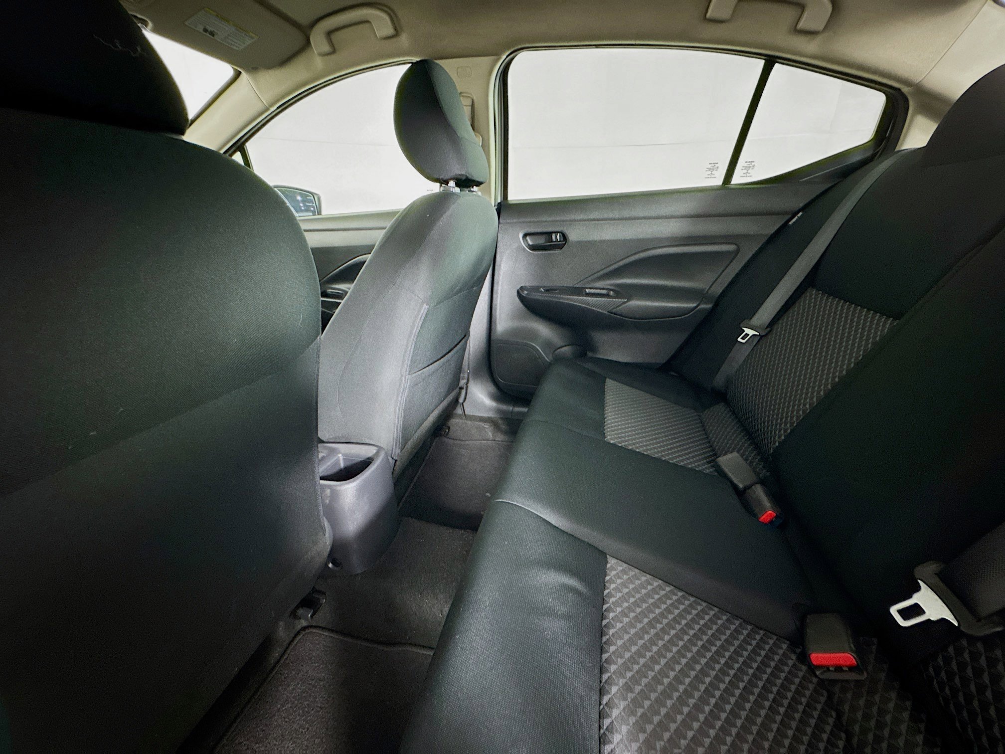 Used 2020 Nissan Versa S FWD image 41