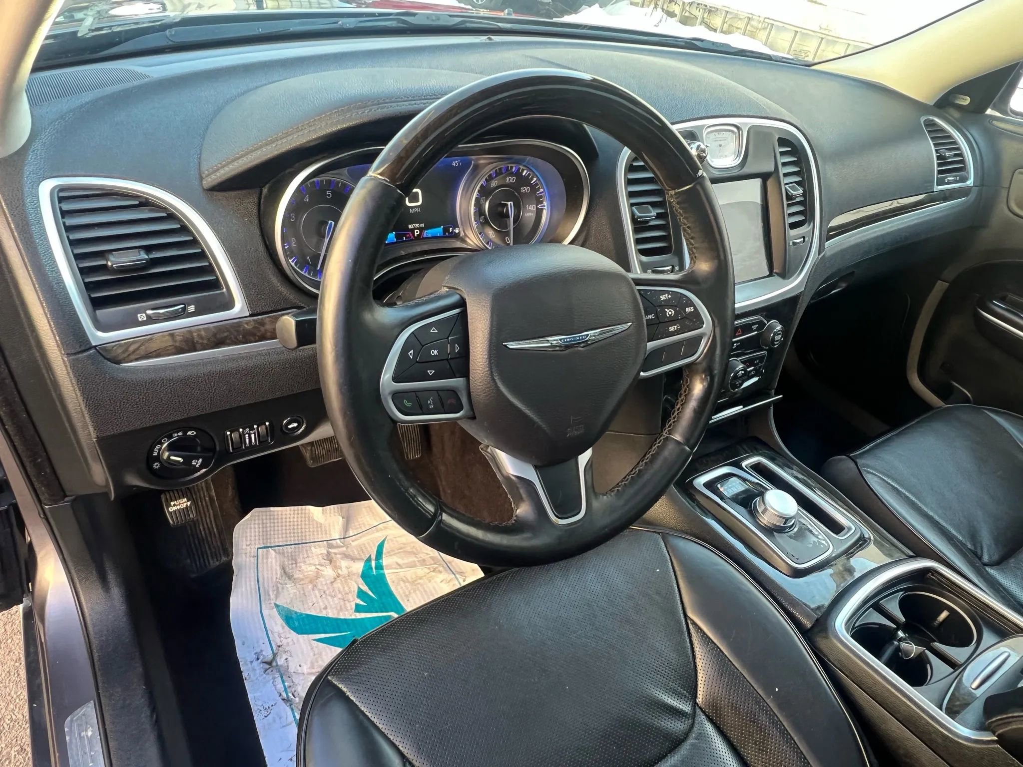 Used 2017 Chrysler 300 C RWD image 23