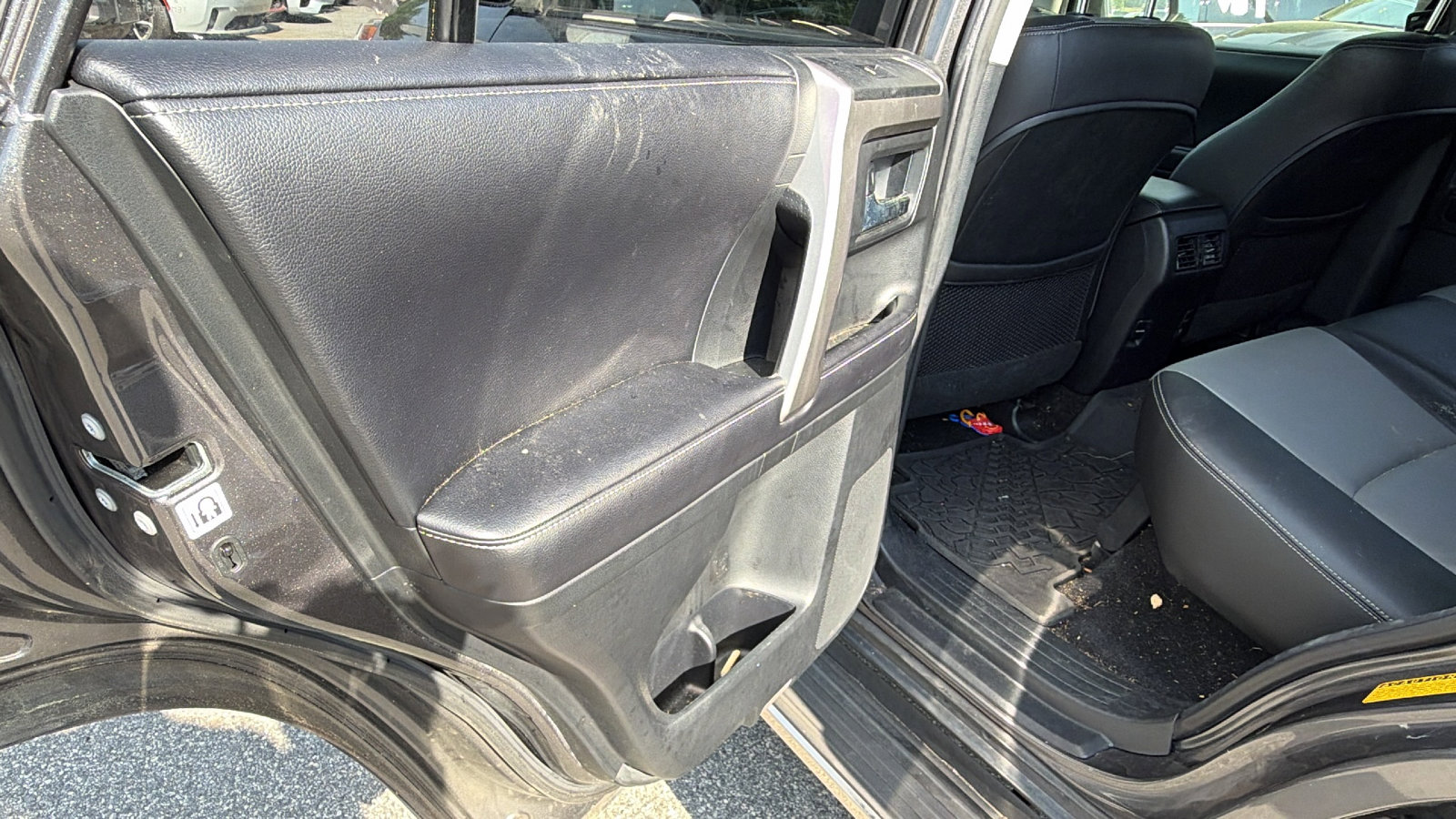 Used 2016 Toyota 4Runner SR5 Premium RWD image 25