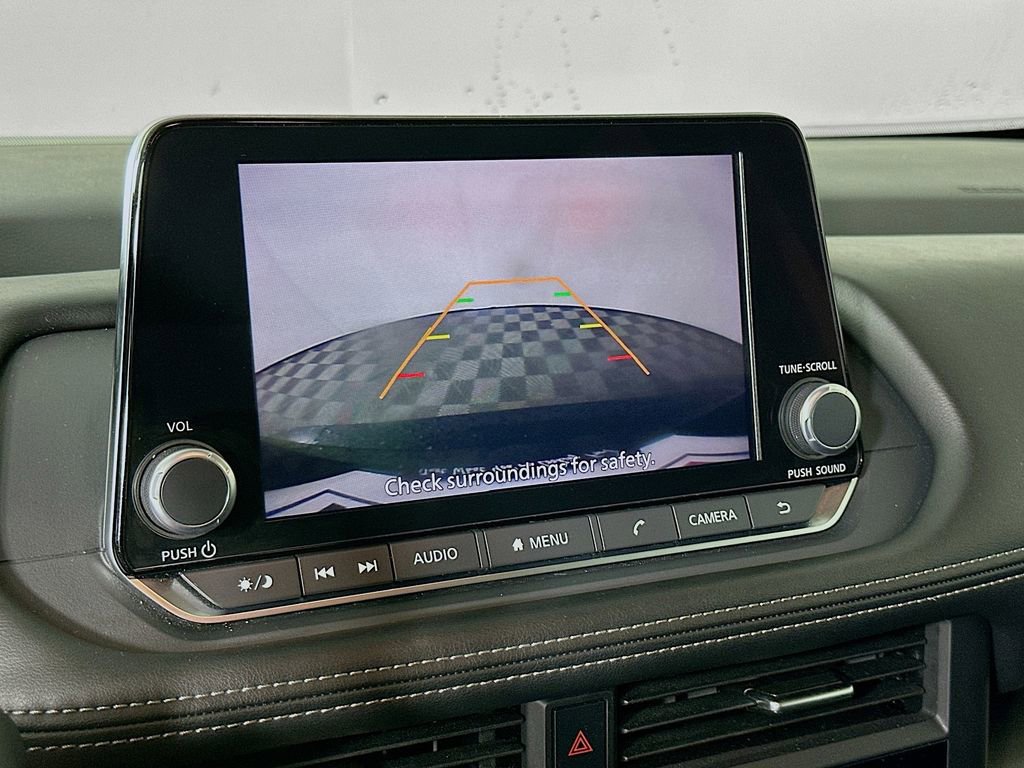 Used 2025 Nissan Rogue SV image 18