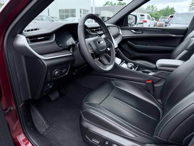 Used 2025 Jeep Grand Cherokee Limited AWD/4WD image 19