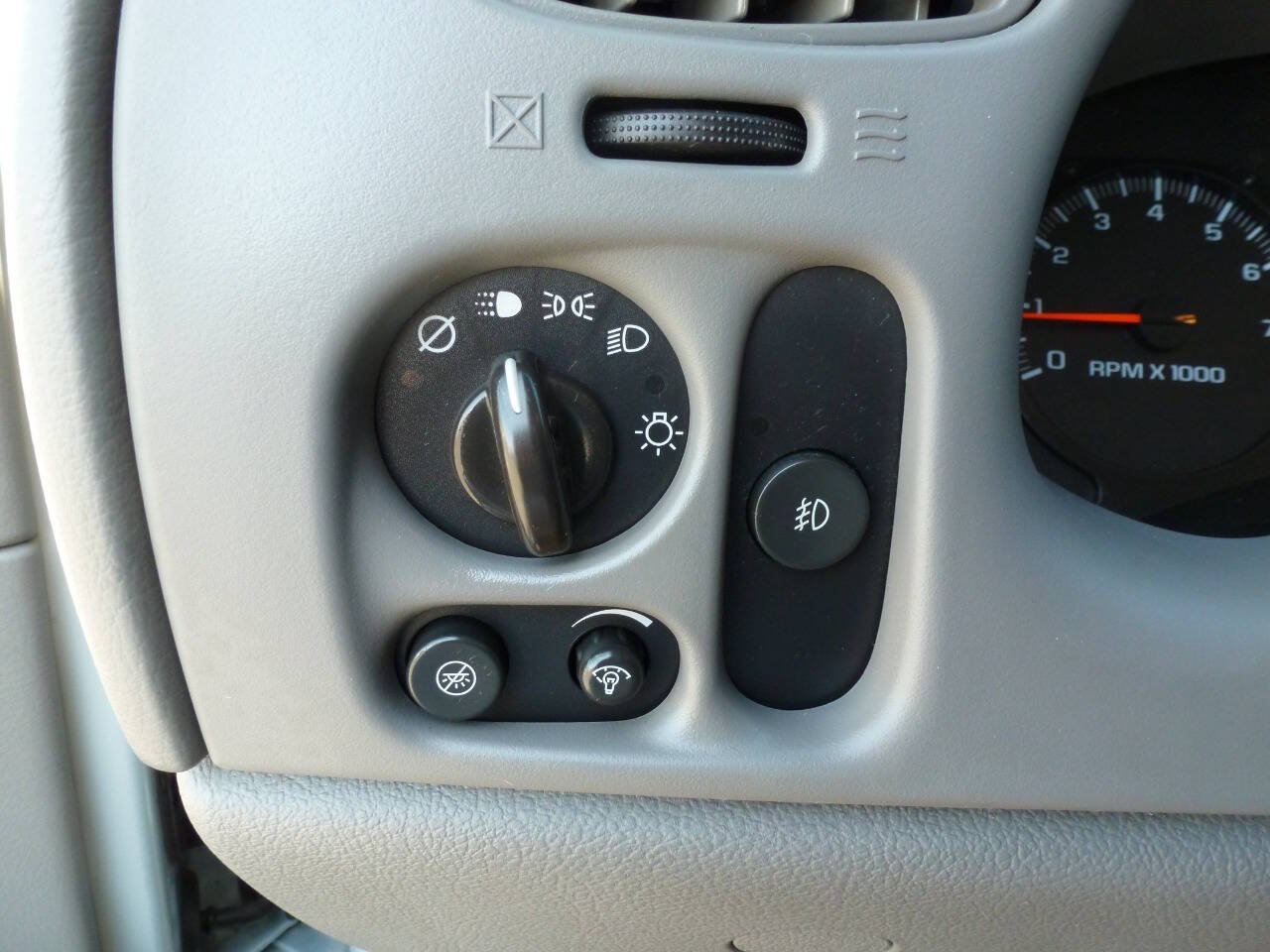 Used 2008 Chevrolet TrailBlazer LT w/ Sun And Sound Package AWD/4WD image 26