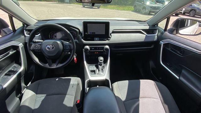 Used 2024 Toyota RAV4 LE AWD/4WD image 13