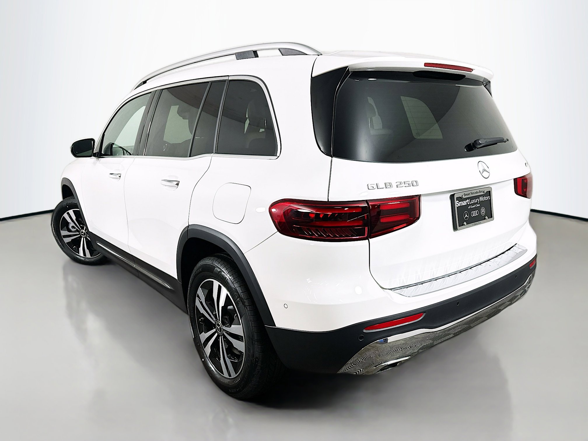 New 2026 Mercedes-Benz GLB 250 4MATIC image 5