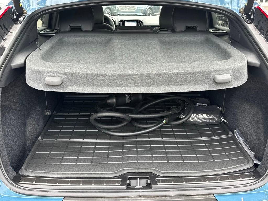 Certified 2023 Volvo C40 P8 Recharge Ultimate w/ Protection Package Premier AWD/4WD image 5