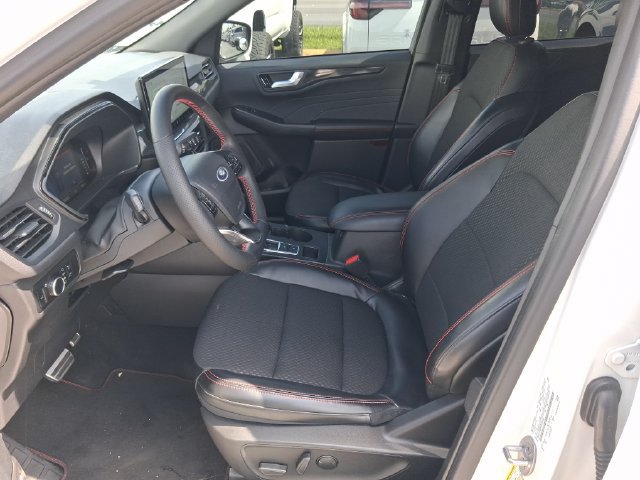 Used 2023 Ford Escape ST-Line w/ Tech Pack #1 FWD image 14
