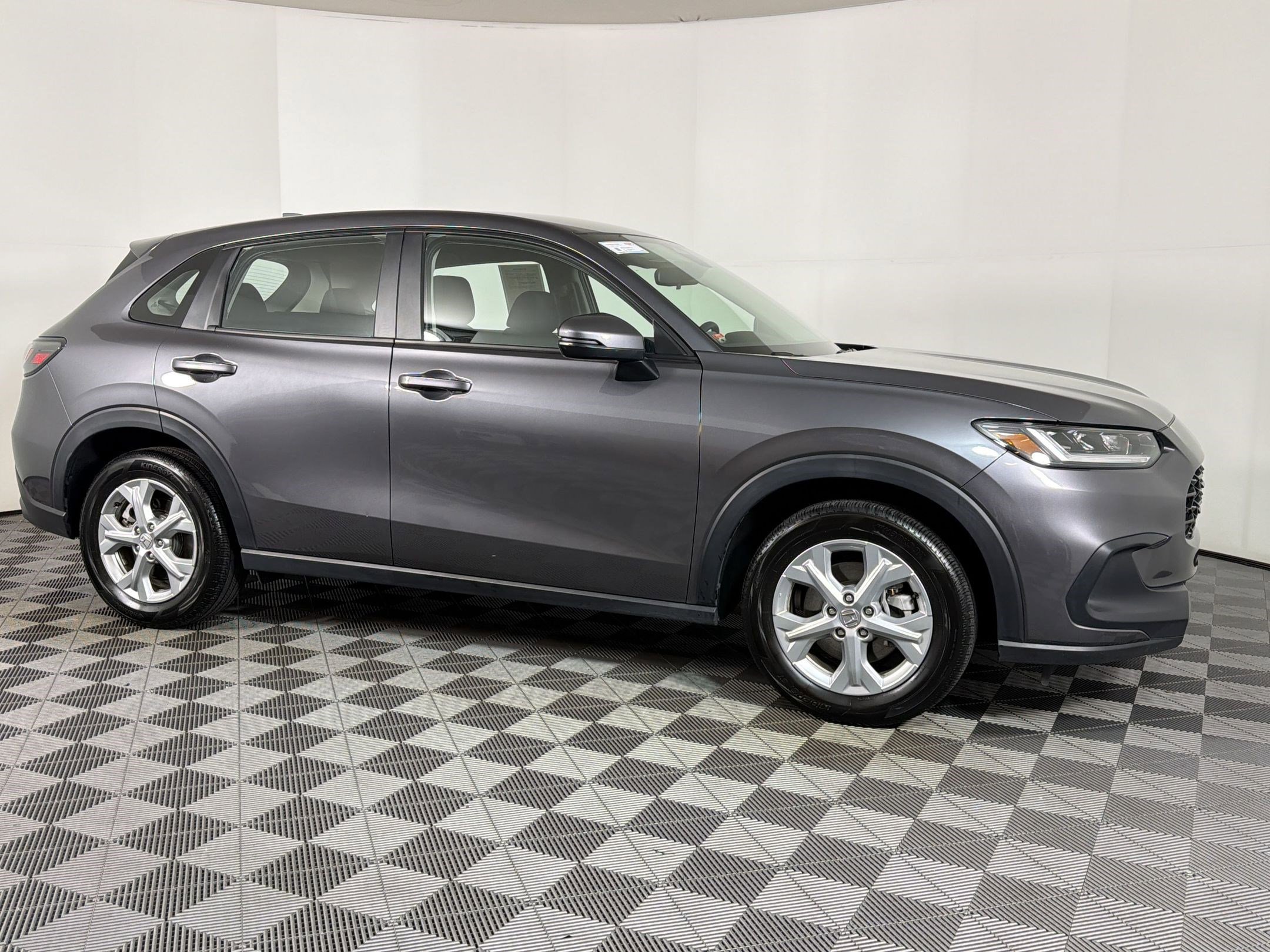 Used 2025 Honda HR-V LX image 6