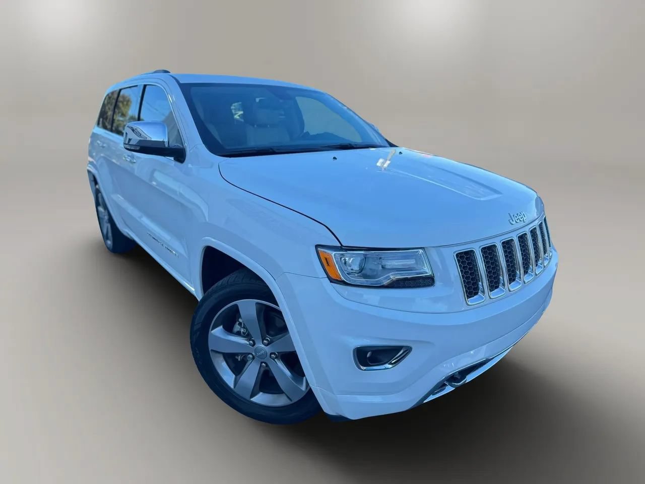 Used 2015 Jeep Grand Cherokee Overland RWD image 2