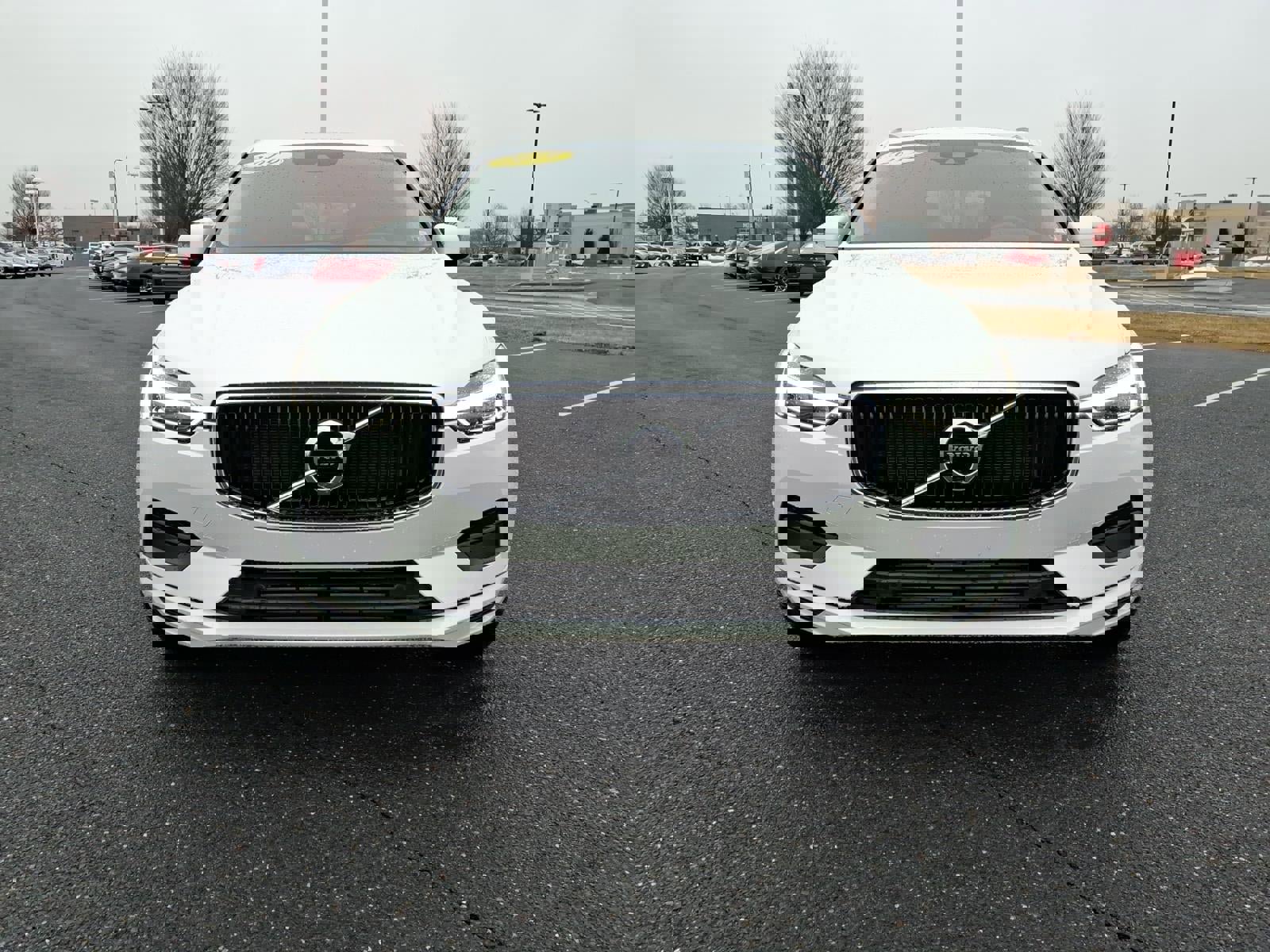 Used 2019 Volvo XC60 T5 Momentum w/ Premium Package image 2