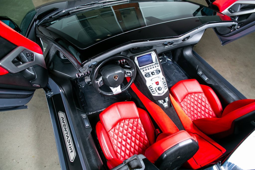 Used 2013 Lamborghini Aventador LP 700-4 image 33