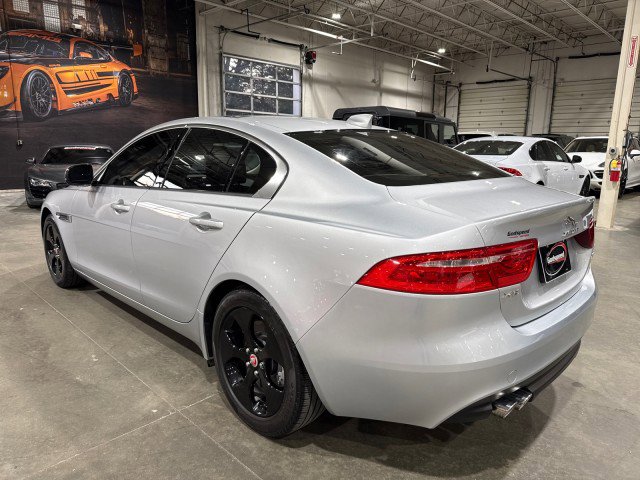 Used 2017 Jaguar XE Premium image 37