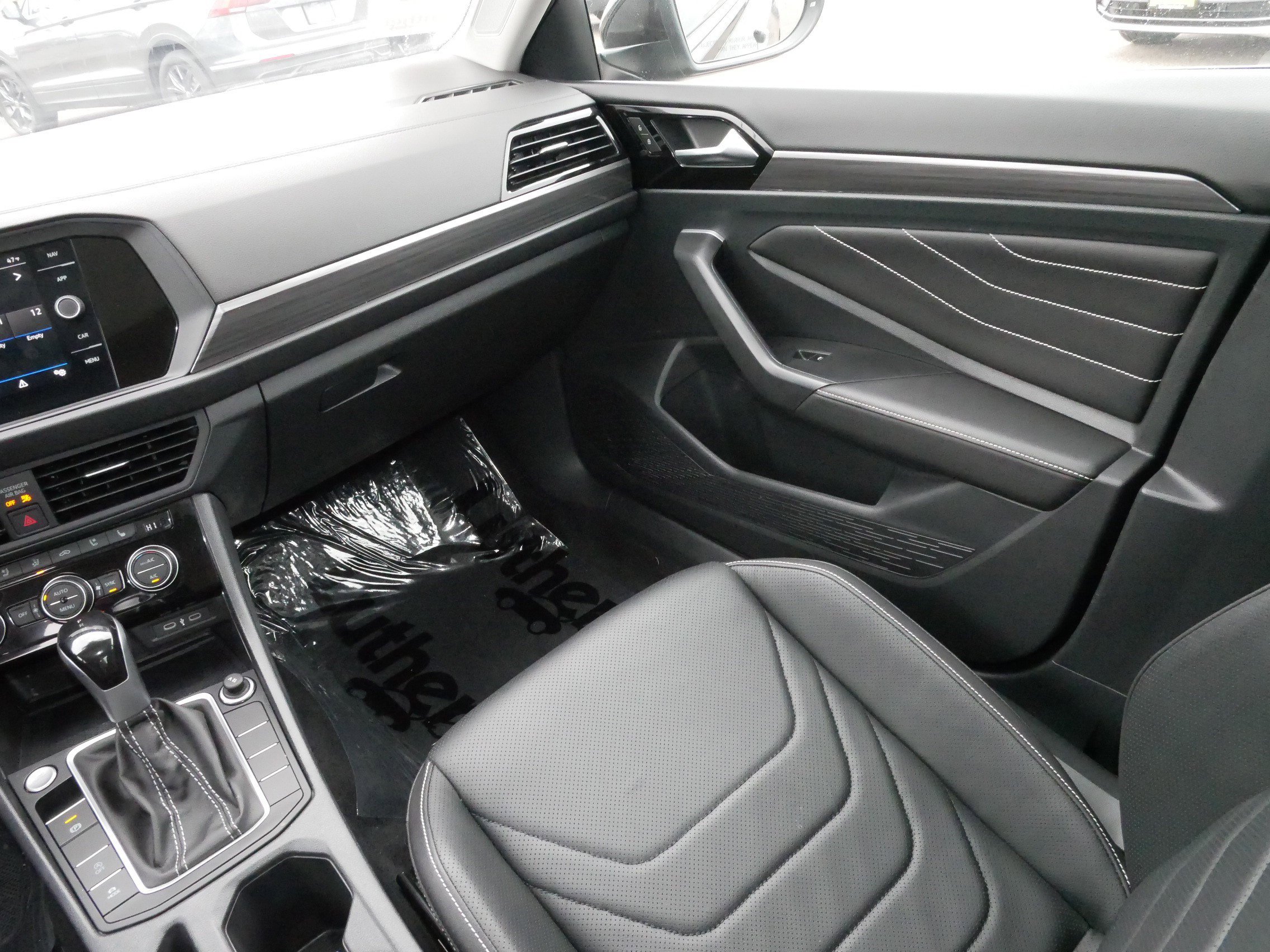 Certified 2024 Volkswagen Jetta SEL image 11