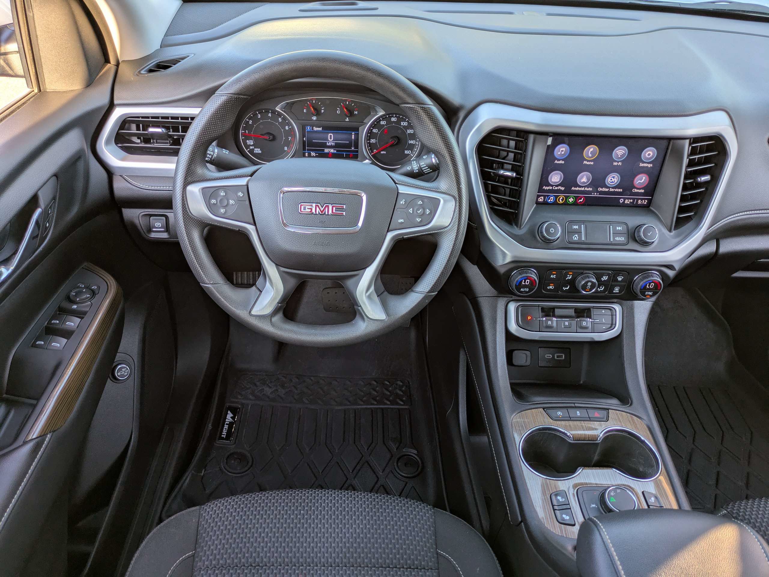 Used 2023 GMC Acadia SLE w/ Driver Convenience Package FWD image 17