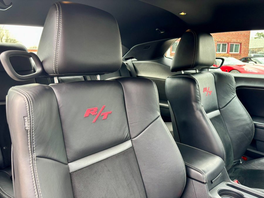 Used 2014 Dodge Challenger R/T image 17
