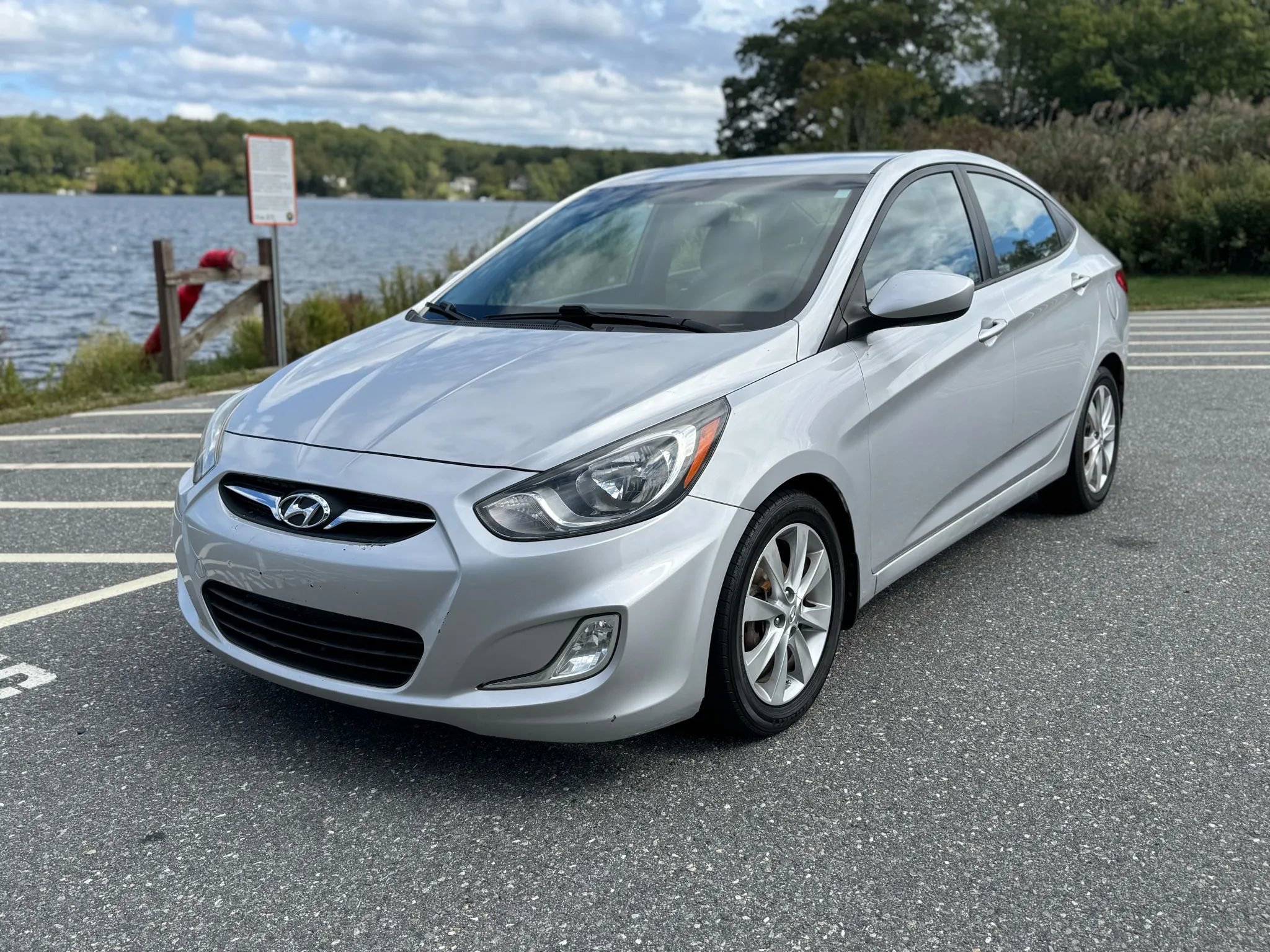 Used 2012 Hyundai Accent GLS w/ Premium Pkg 3