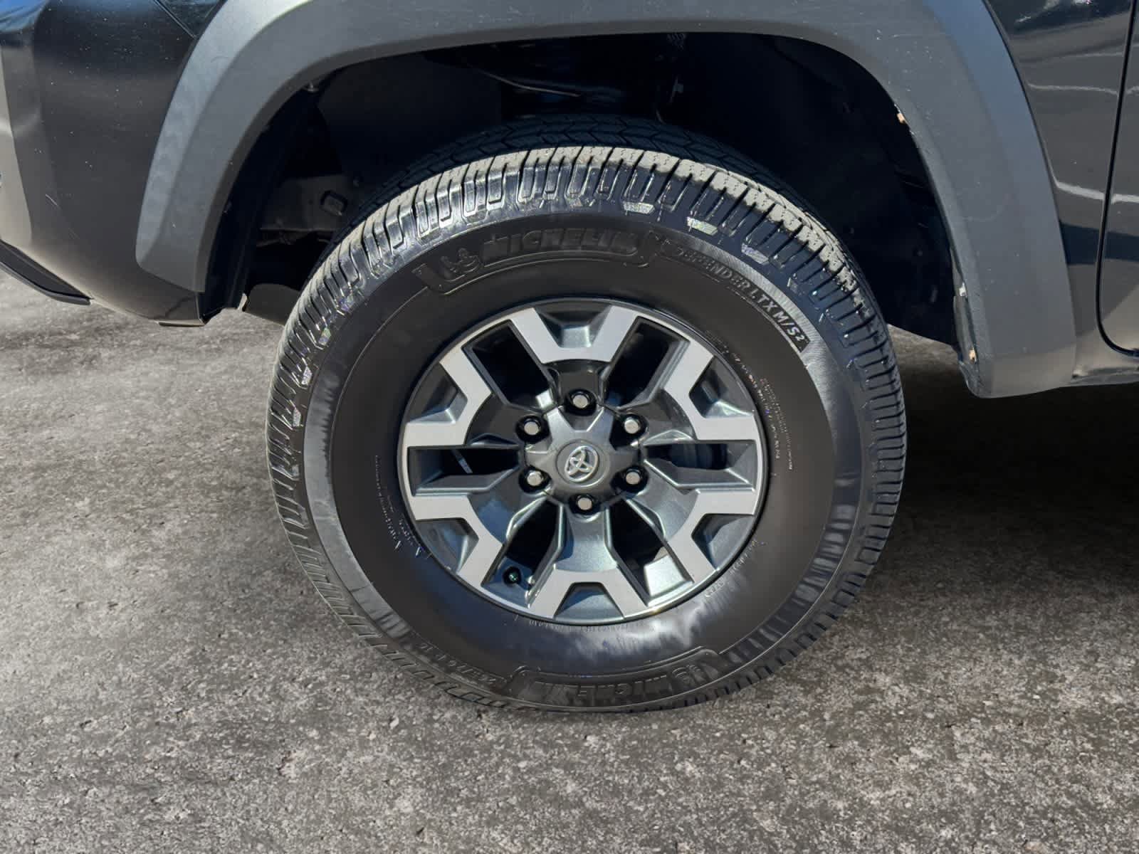 Used 2022 Toyota Tacoma TRD Off-Road AWD/4WD image 12