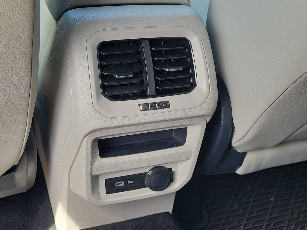 Used 2022 Volkswagen Tiguan SE R-Line FWD image 19