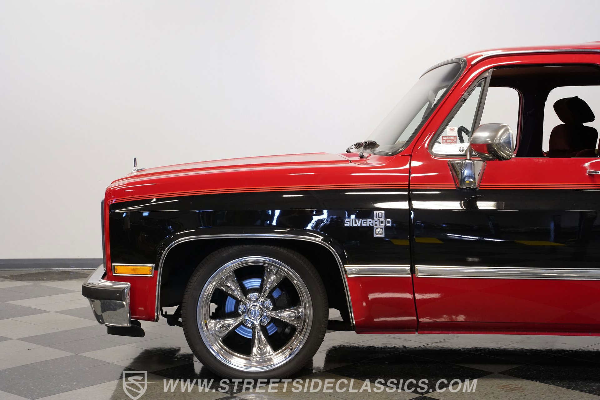 Used 1987 Chevrolet Suburban 2WD image 23