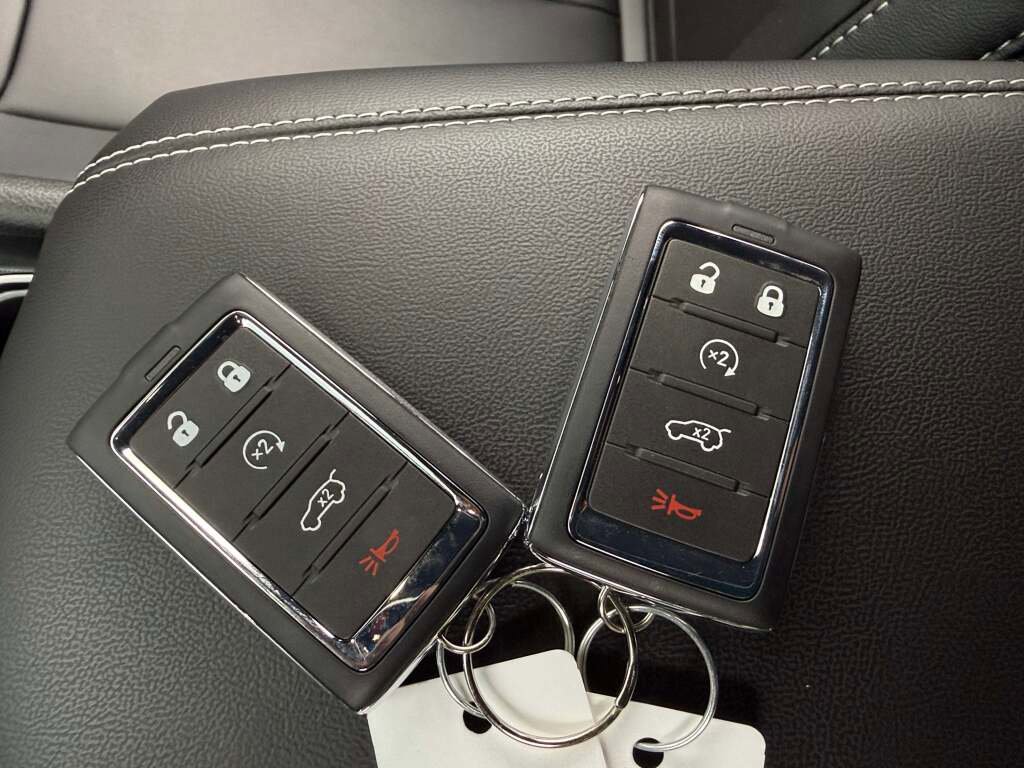 New 2025 Jeep Grand Cherokee Limited w/ Trailer Tow Package image 26