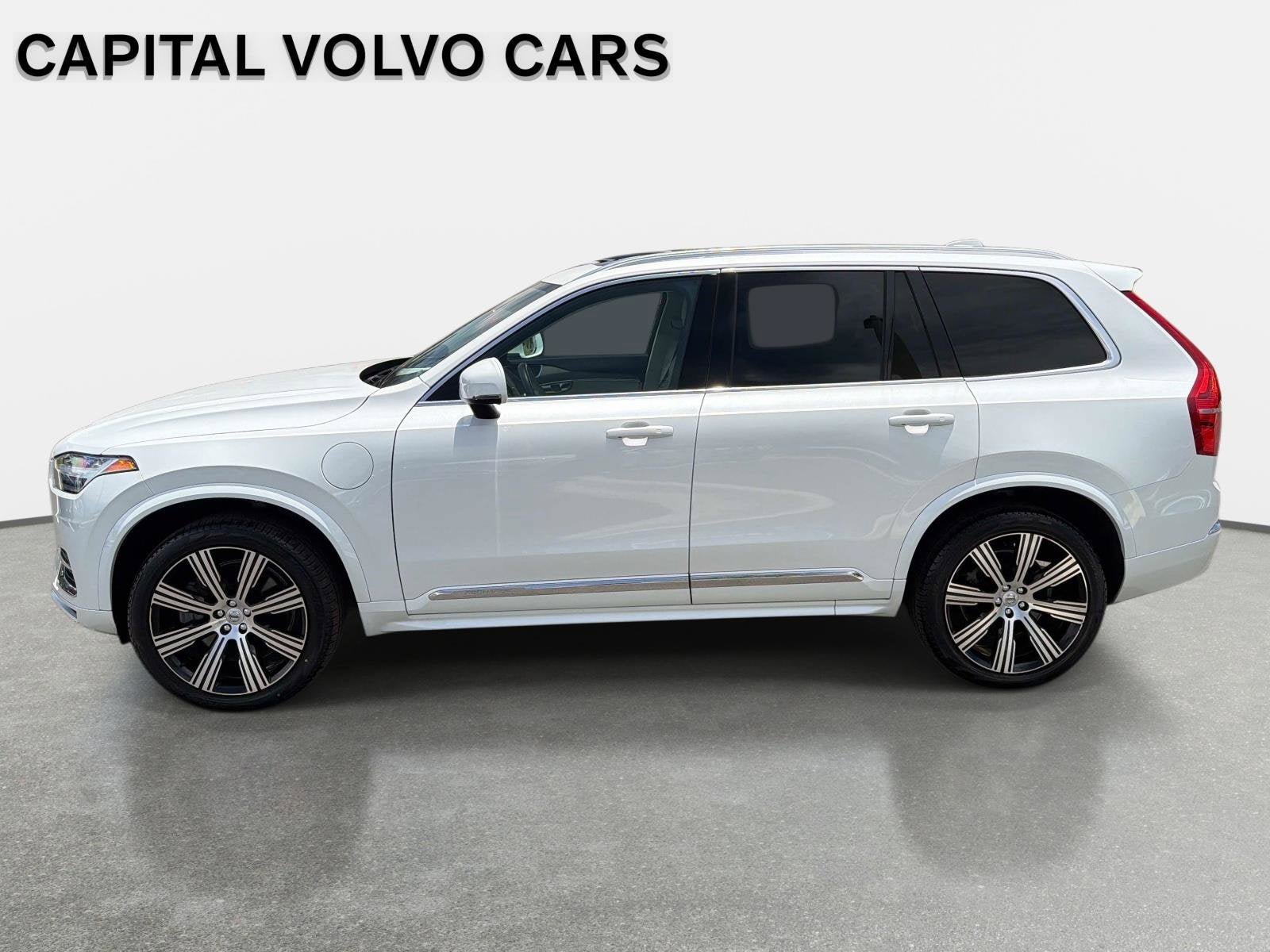 Certified 2024 Volvo XC90 T8 Core AWD/4WD image 8